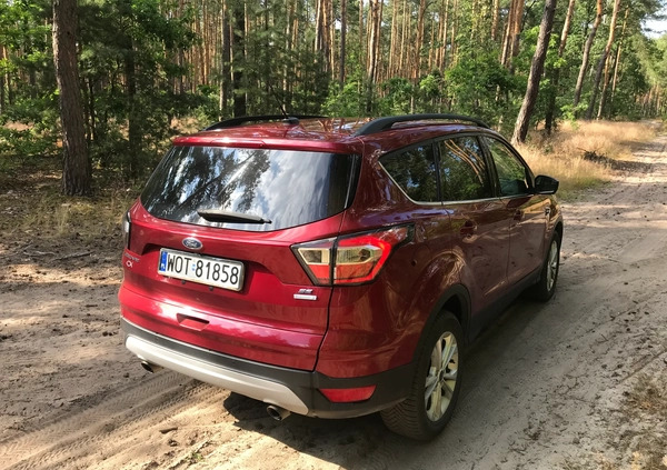 Ford Escape cena 63500 przebieg: 188000, rok produkcji 2017 z Nowa Sól małe 106